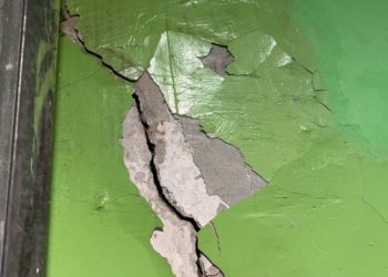Откуда в доме трещины?
