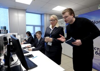 «Летим с нашими»